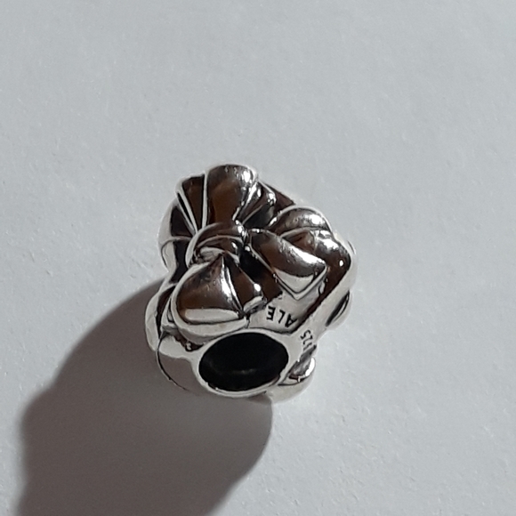 (New) Pandora Heart Charm - Picture 2 of 3